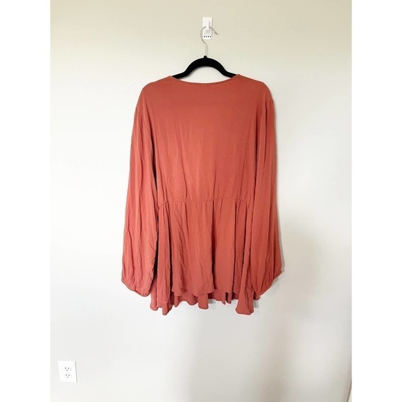 Torrid Babydoll Rayon Crepe Embroidered Lace-Up Top boho size 5 - Picture 3 of 10